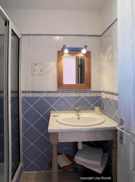 Les Hotes De La Combe Mouis Creissan Zimmer foto