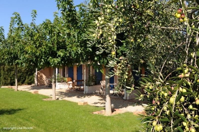 Les Hotes De La Combe Mouis Creissan Exterior foto